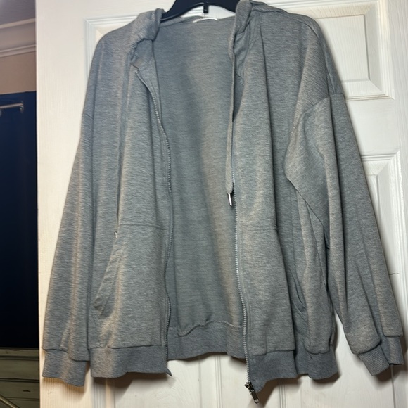 Gray Zeagoo zip up jacket from Amazon - Picture 2 of 5